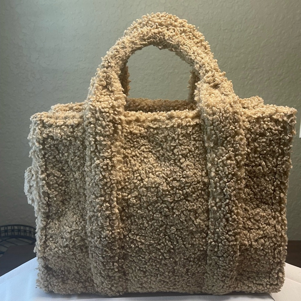 Marc Jacobs Tan Tote Bag - Picture 2 of 8